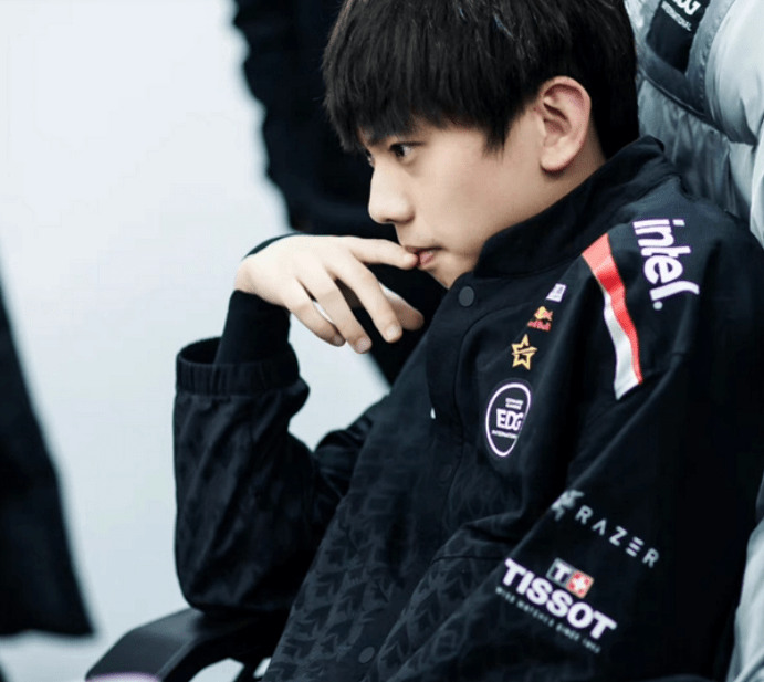 lol快讯:才来一月就要离队,阿布直言"阿乐正在改变edg风格"_小布_队伍