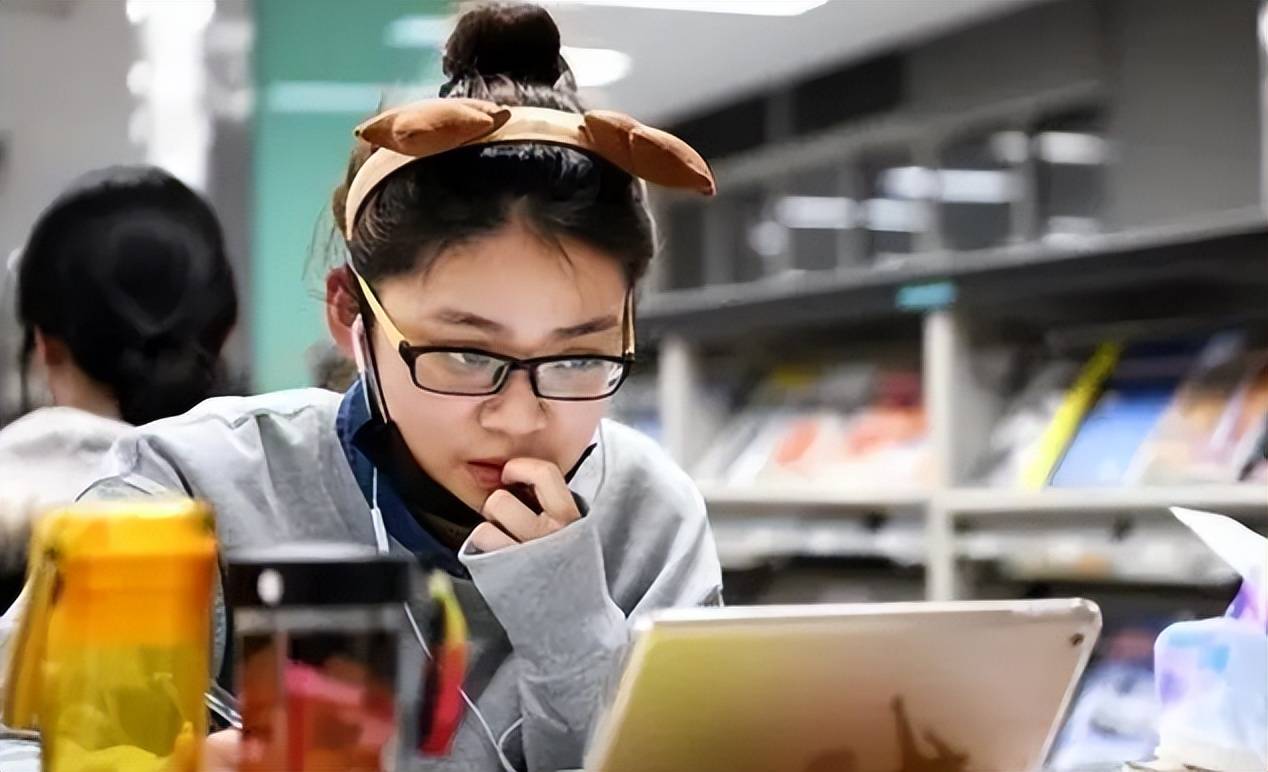 2026英语四级_985名校考研英语要求_考研英语四六级新规