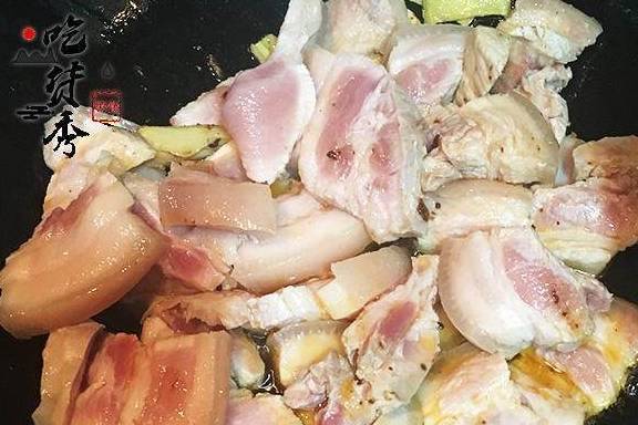 一滴酱油都不放,还能如此上色,入口即化_评论_大火_五花肉