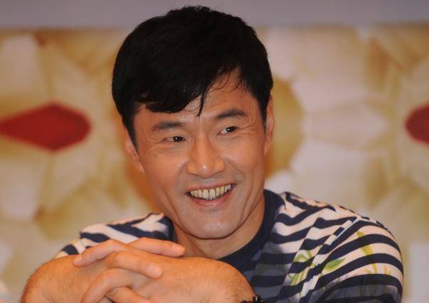 于荣光:因李连杰入行,曾和林青霞合作,为何当导演后偏爱秋瓷炫_事业