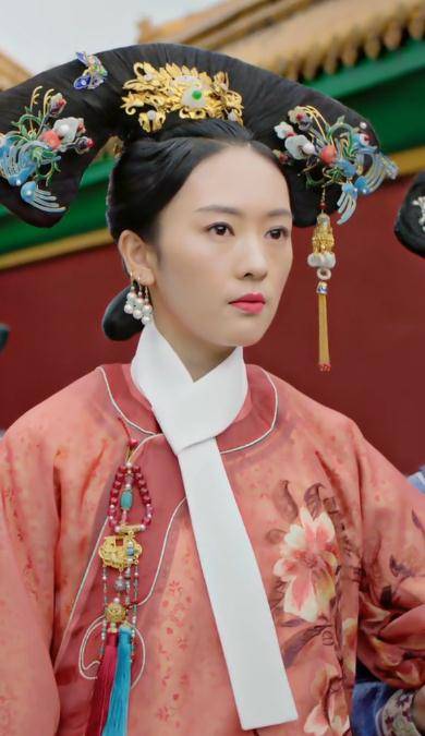 经过了好几轮的试镜,便敲定了由童瑶来饰演高贵妃