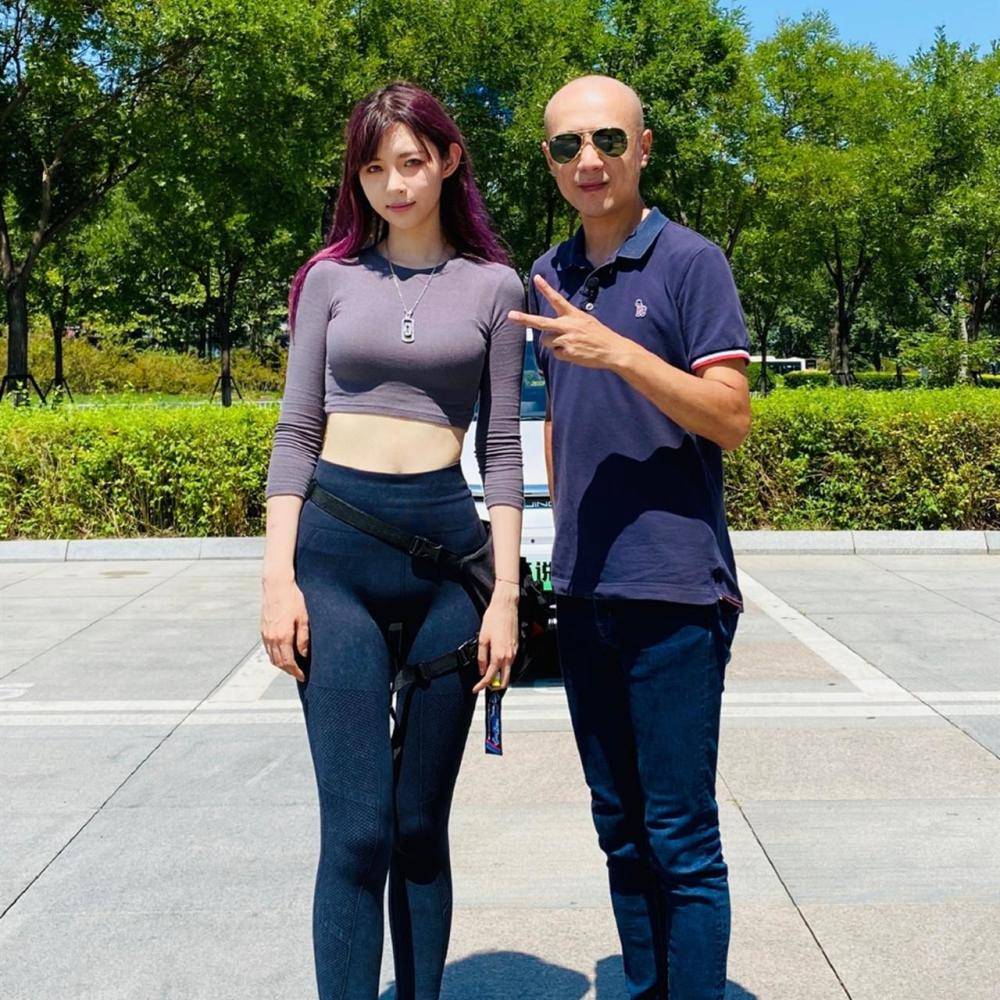 机车女神痞幼上位记,与网红林弯弯的劲爆情史_cp_照片_视频