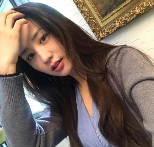 朴河宣:凭借《同伊》走红,29岁嫁给柳秀荣,如今怎样了?