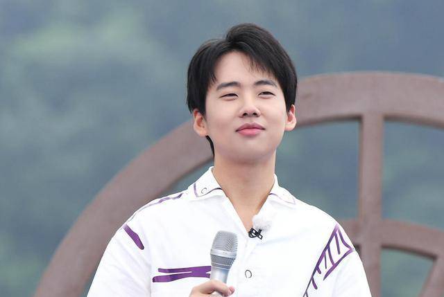 这次跨年演出他们表演的是老段子托妻献子,这可以说是他们两个人的