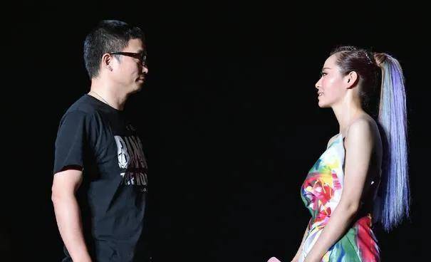 恋爱脑张靓颖与贪婪的冯珂_冯轲_爱情_资源