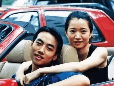 刘国梁表白妻子王瑾,恋爱长跑14年结婚15周年,长相厮
