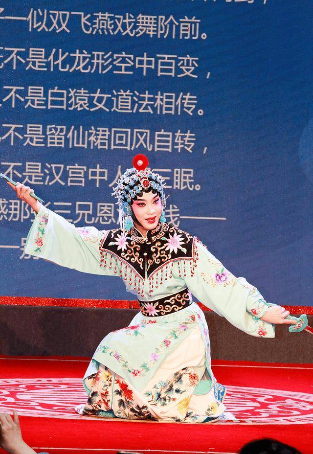 程派名角迟小秋收徒姚亿垚,"标准传人"这一美誉有了