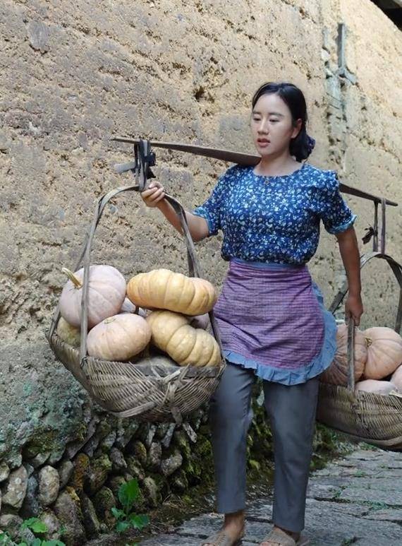 农村分手单亲妈妈逆袭,从负债80万到身价千万,乡愁沈丹经历了什么