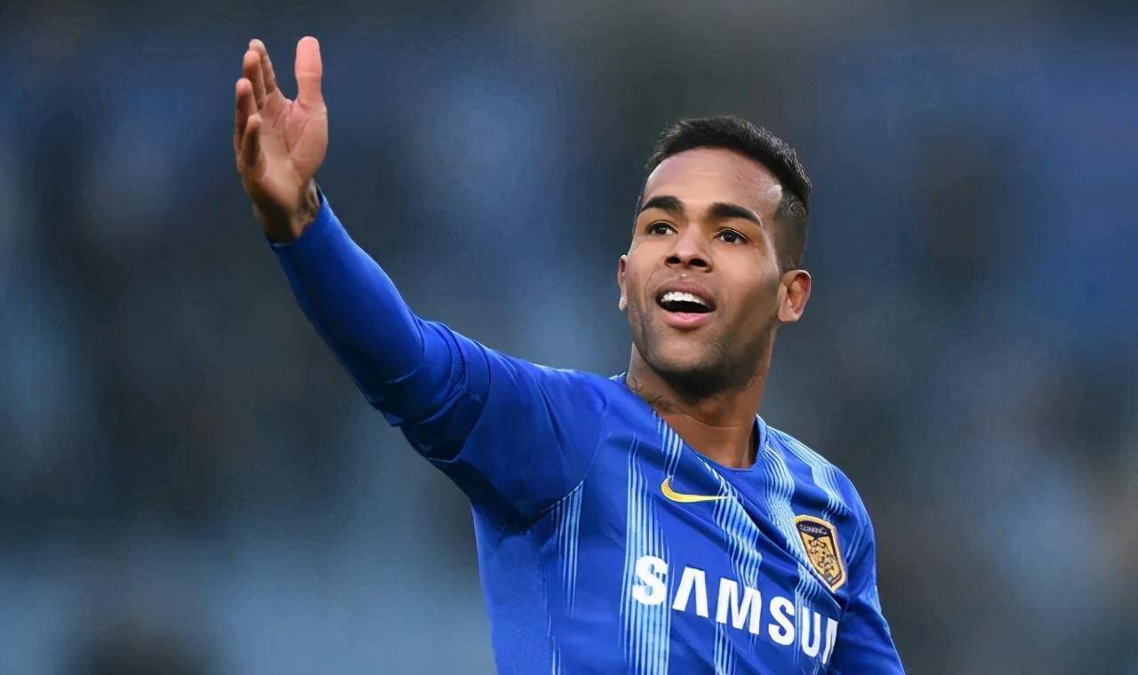 如果现在江苏苏宁将特谢拉归化的话,其实也是需要不少钱的支出,与此