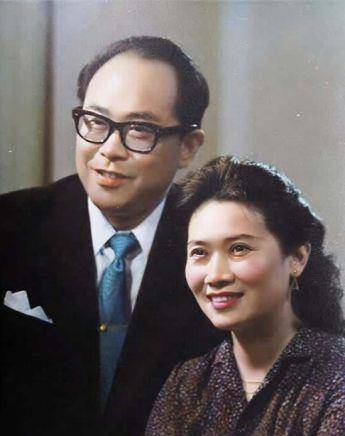 1967年,朱逢博对施鸿鄂说:你准备一下,我决定与你结婚_演出_楼梯口
