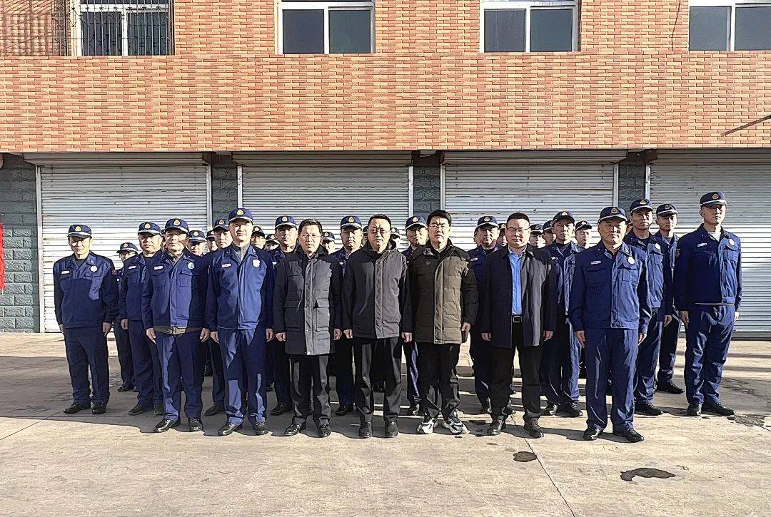 吕梁市应急管理局局长李永胜看望慰问春节期间应急救援