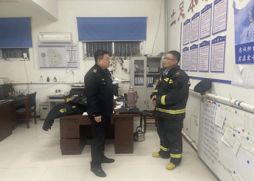 除夕夜送温暖 织牢“安全网” (图7)