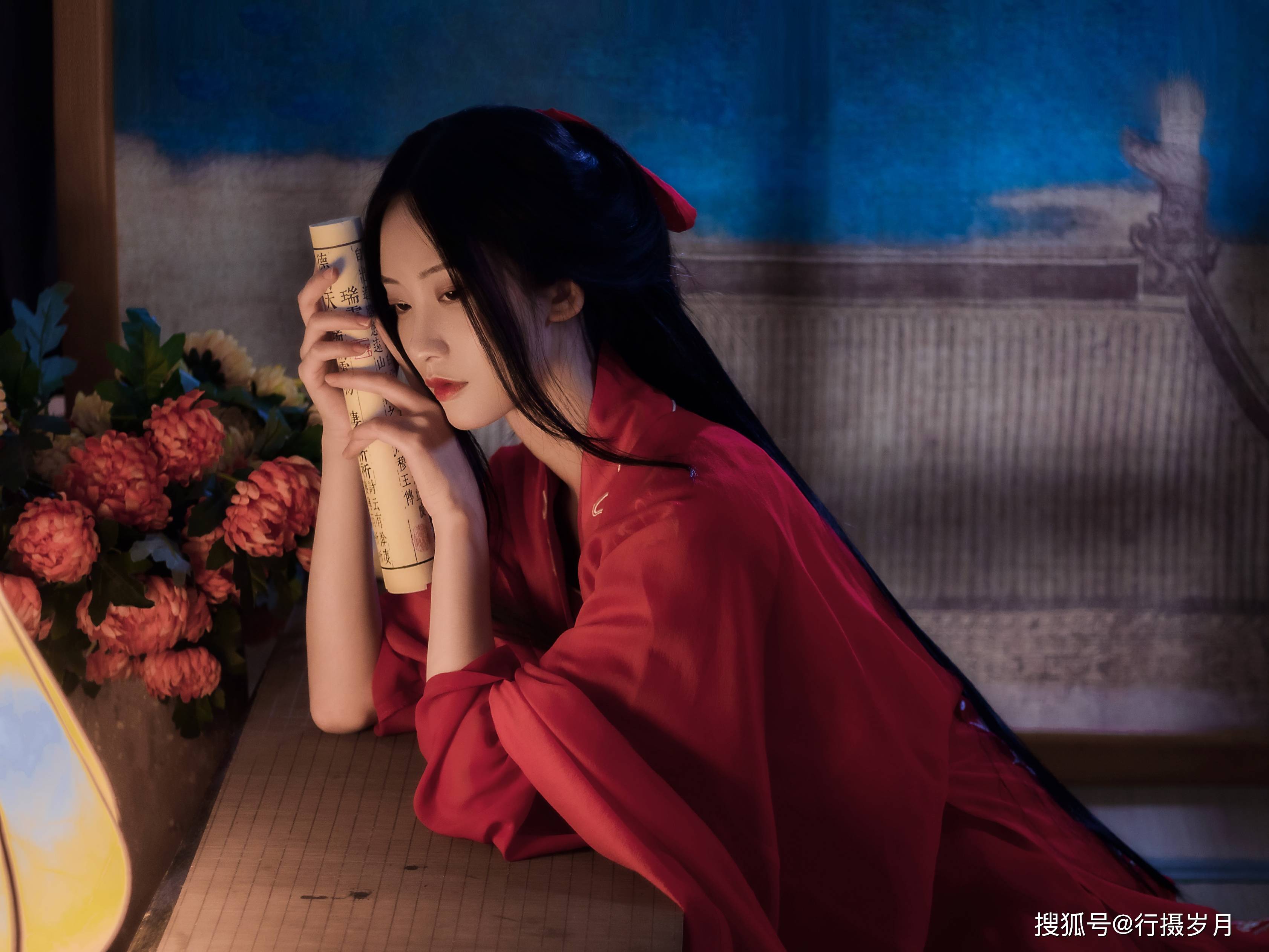 青灯古卷蕉窗夜雨月榭携手露桥闻笛夜拥抱着歌声渐渐离去迷乱而沉寂