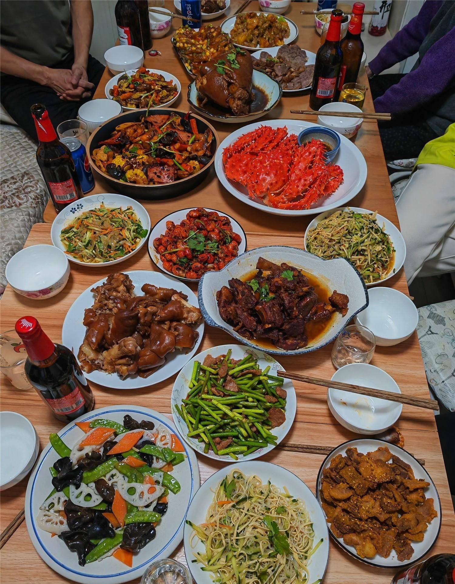 东北普通人家的除夕年夜饭,忙乎了一天,做了16个菜,你喜欢吗?