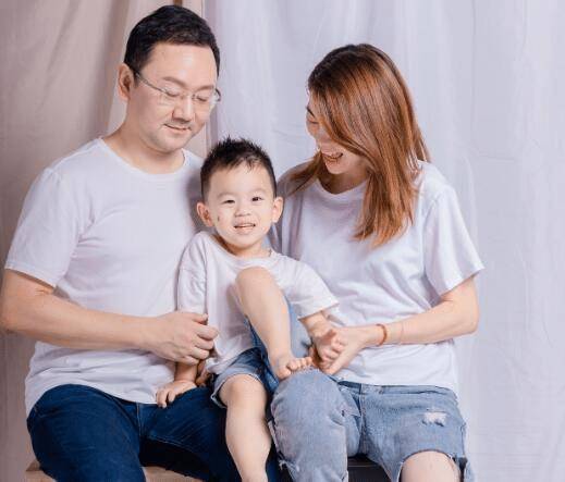 39岁的韶关美女刘颖婷,已嫁薛乐多年,她的事业比丈夫更加成功_毛琳