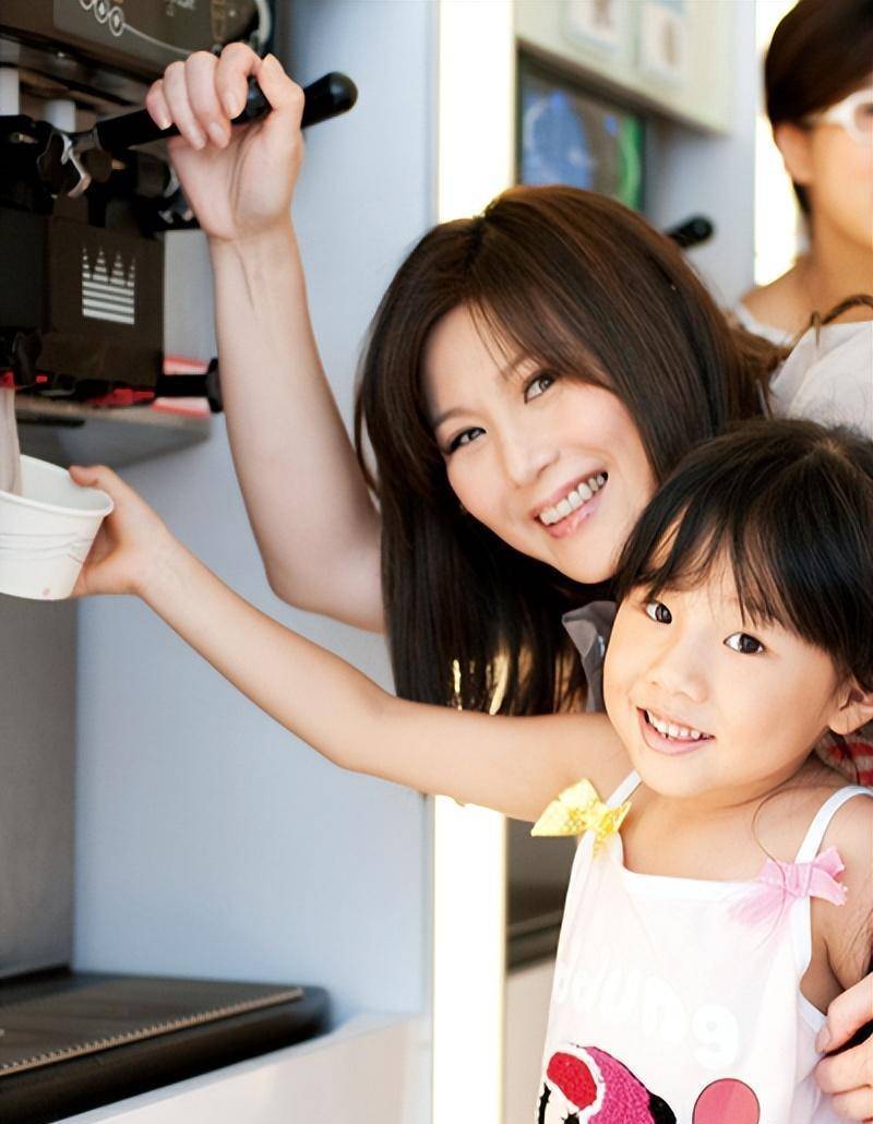 帅且低调,扮相宜古宜今,还种菜做饭画画,这样的男星给我来一打_陈冠霖