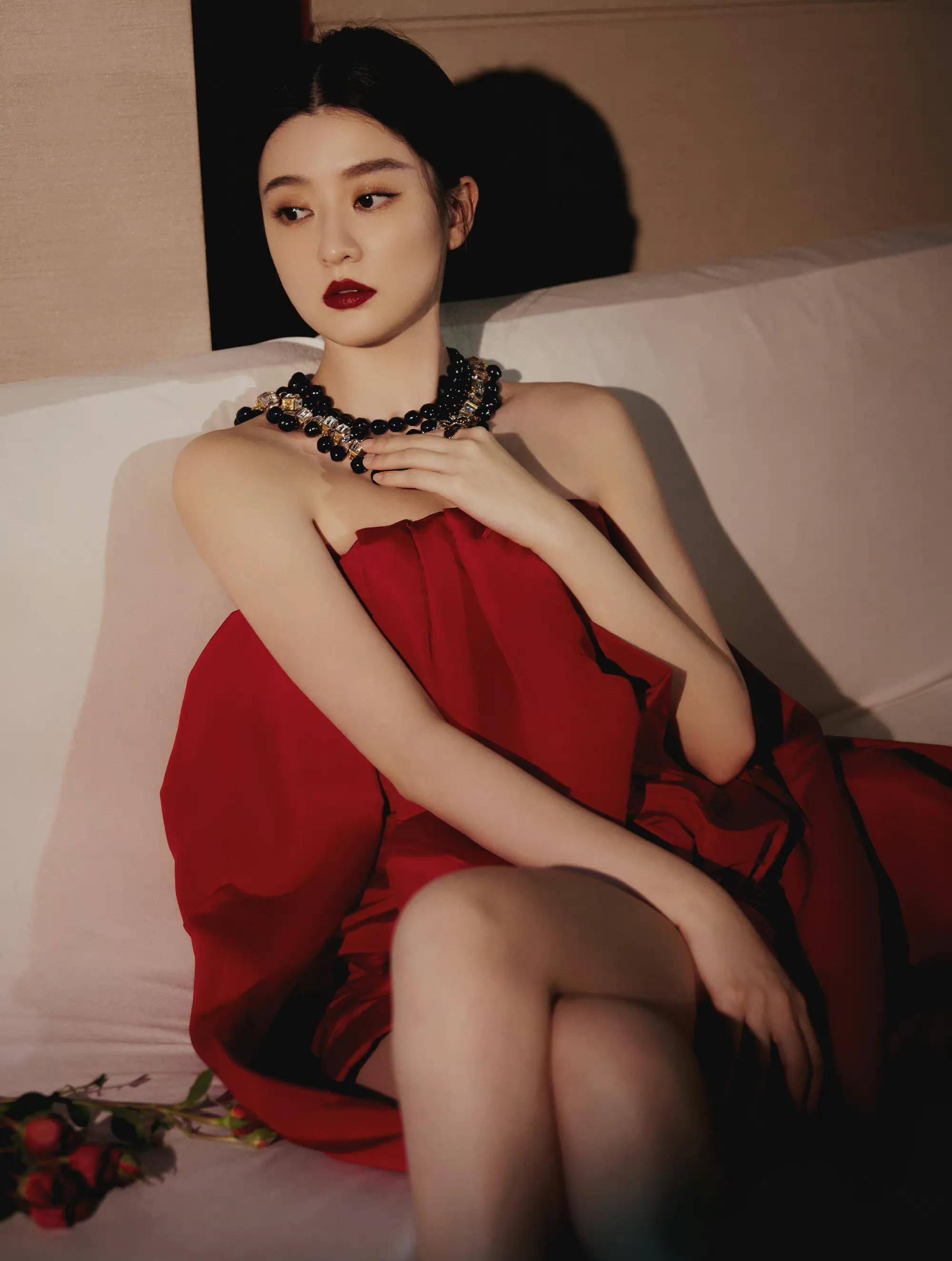网络视听盛典红毯 乔欣秀大长腿 虞书欣透视裙又纯又欲 娜扎美艳撩人