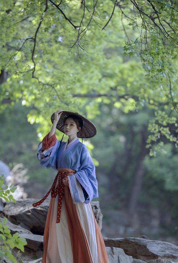 完美驾驭侠客风格,一身傲骨气场全开_写真_观众们_认可