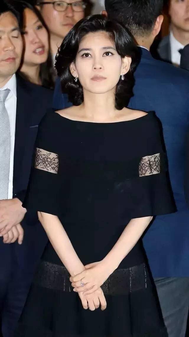 韩国三星集团长公主李富真,这才是真正的"财阀千金"_造型_风格_气质