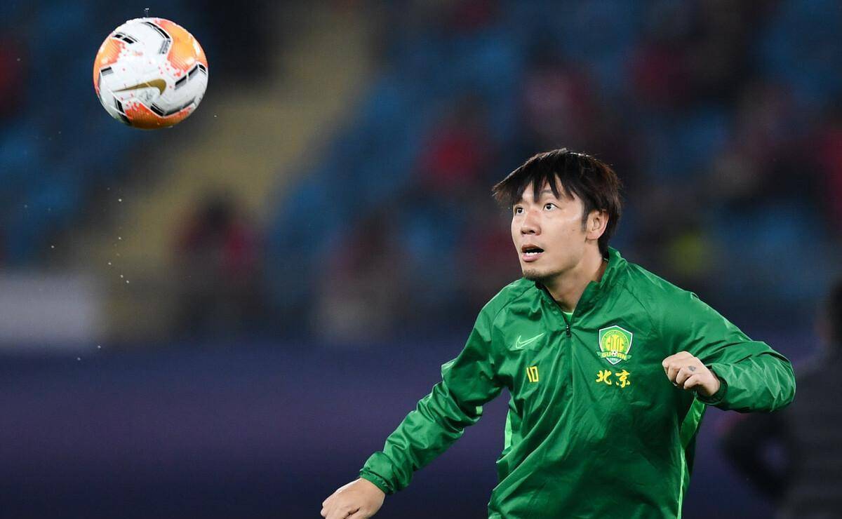 张稀哲2瞬间闪光击溃上港,他若爆发,将弥补国足高拉特遗憾?