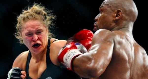 她在后花园可以养鸡放牛种菜_隆达罗西_生活_张伟丽