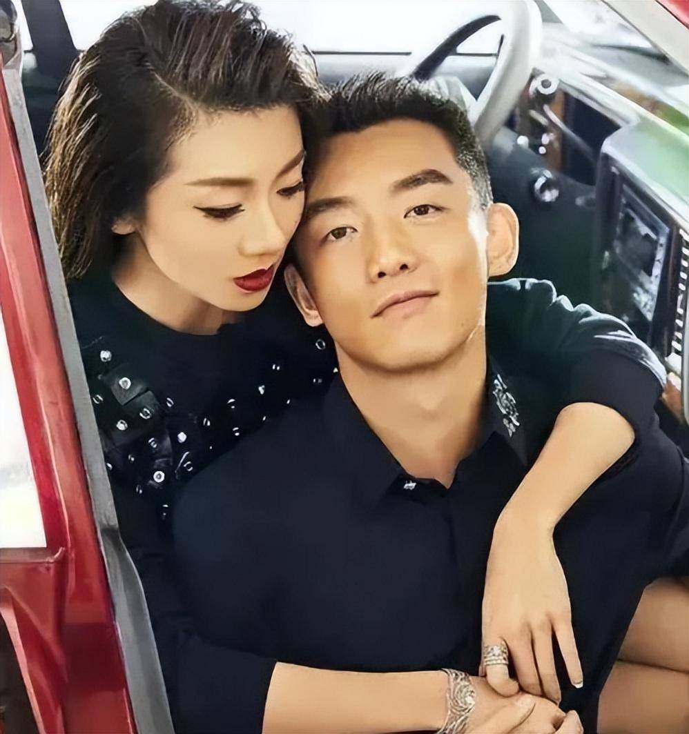 程晓玥:借窦骁炒作,威逼郑恺道歉,如今跟未婚夫恋爱时间引争议_程母