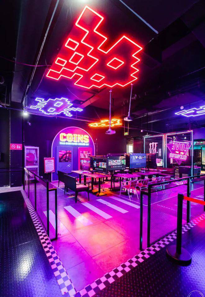 最近发现浦东一家足足有2500 m05 的室内轰趴馆,炫酷的赛博朋克风