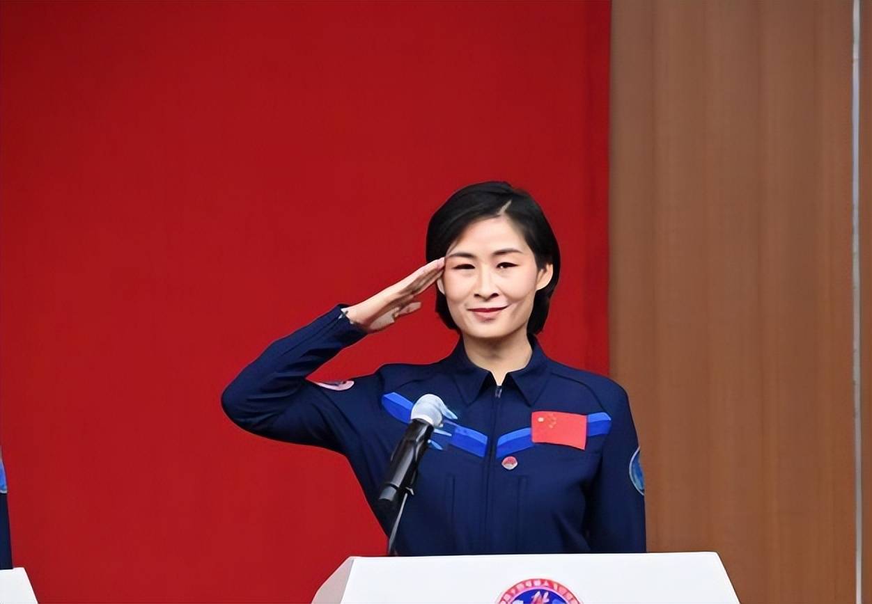 刘洋飞行荣誉加了一颗星,妥妥的人生赢家,巾帼不让须眉杰出代表_梦想