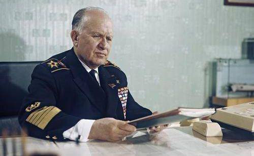 官方唯一承认的穿越事件:苏联小伙穿越到2006年,今女友已75岁_谢尔盖