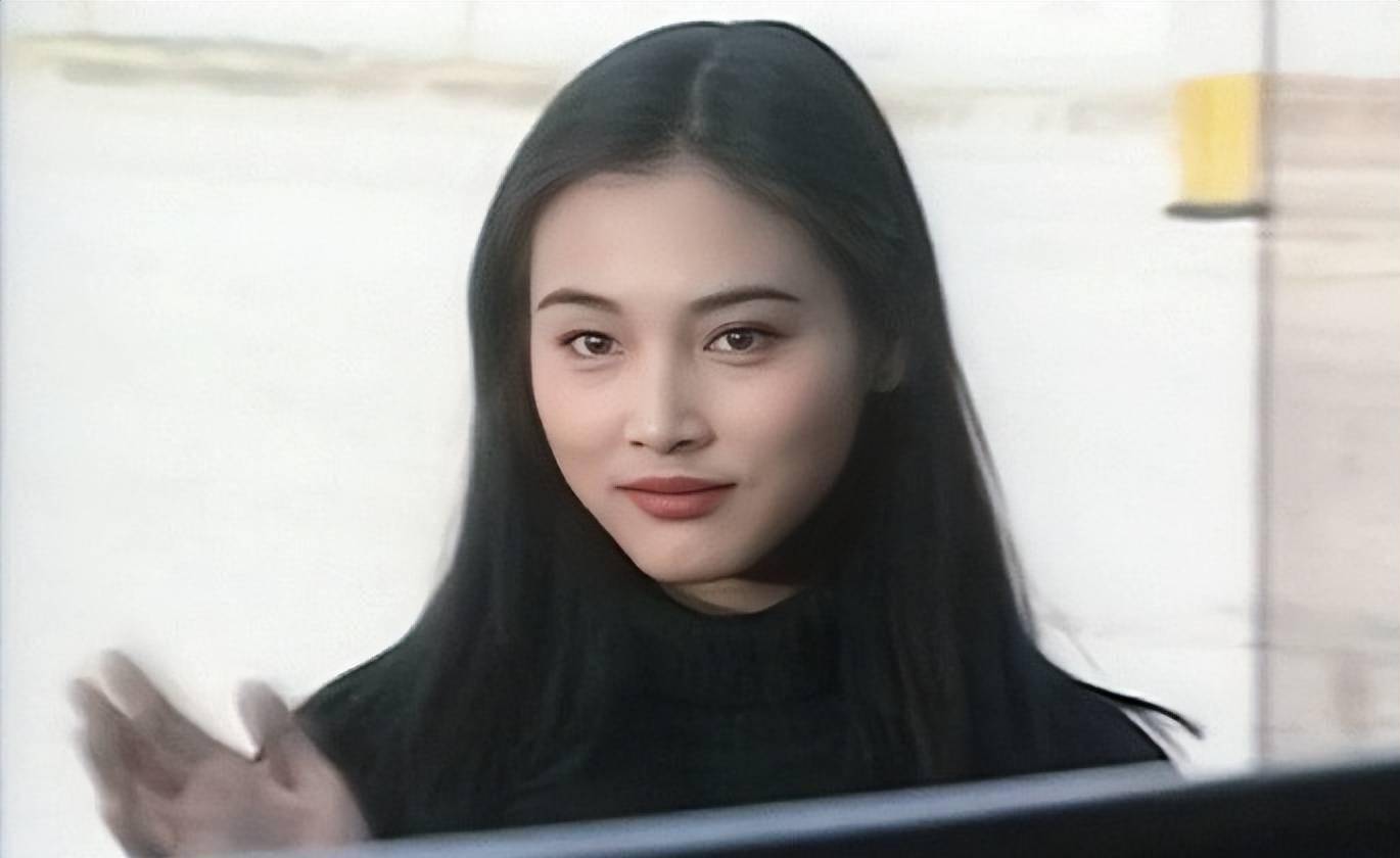 张延:当红时隐退生女,嫁张锦程恩爱17年,一起做最浪漫的事_香港_公司