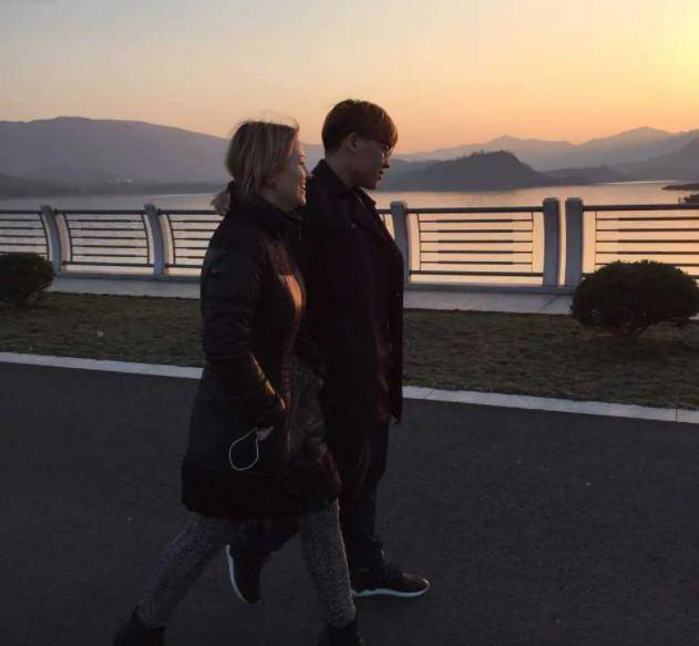 哈萨克斯坦女子为爱远嫁江苏,生一娃,会说宜兴话喜欢江南水乡_娜塔莎