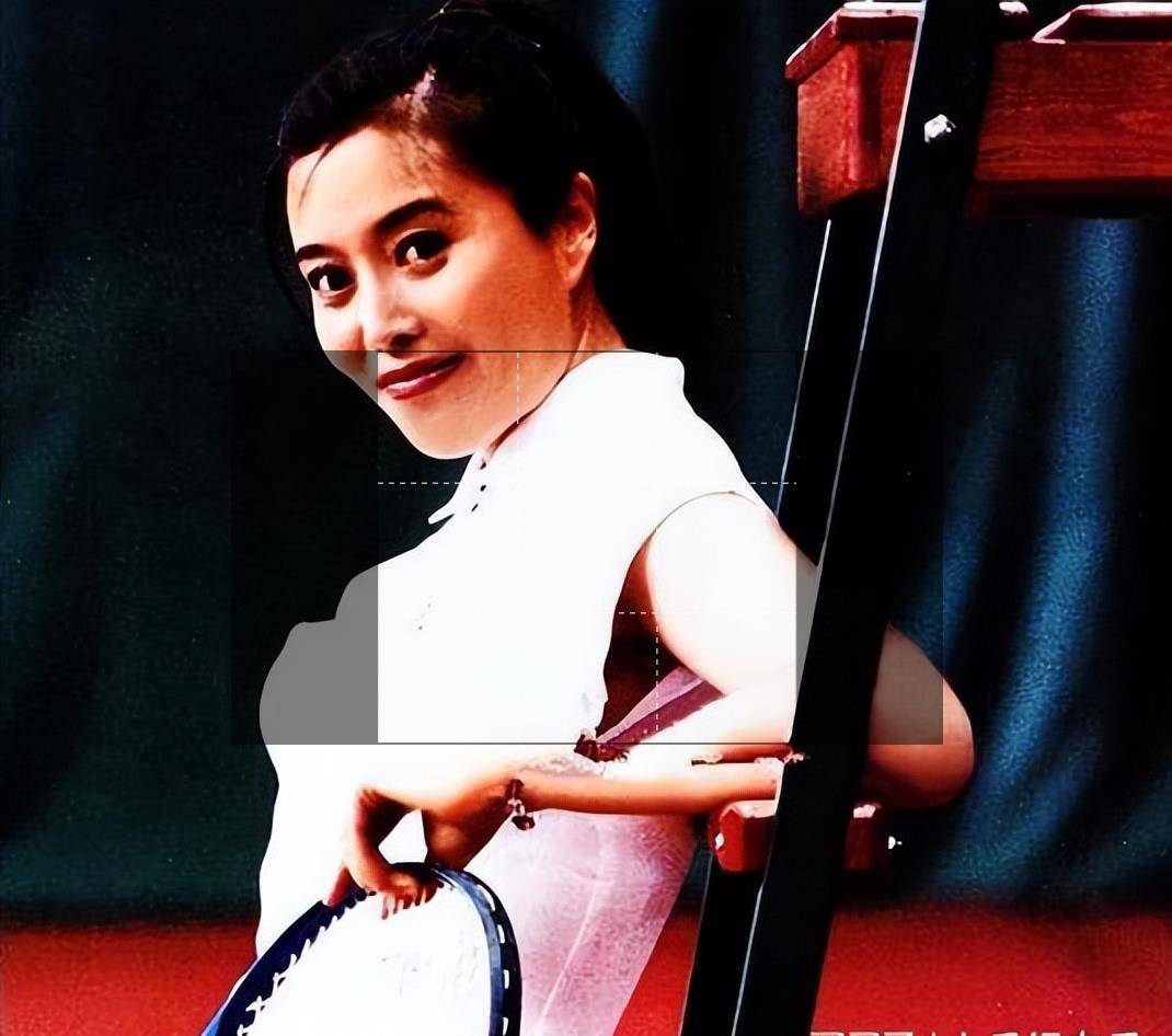 丁嘉丽:为孙红雷向导演下跪,两段婚姻伤人伤己,如今信佛养老_女生