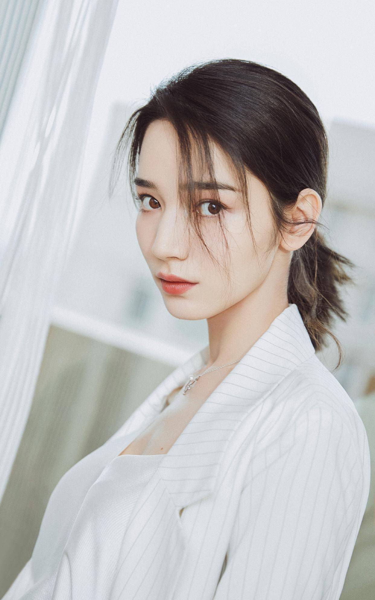 11位新疆女明星,个个都美,最后一位被评为全球最美女演员_电影