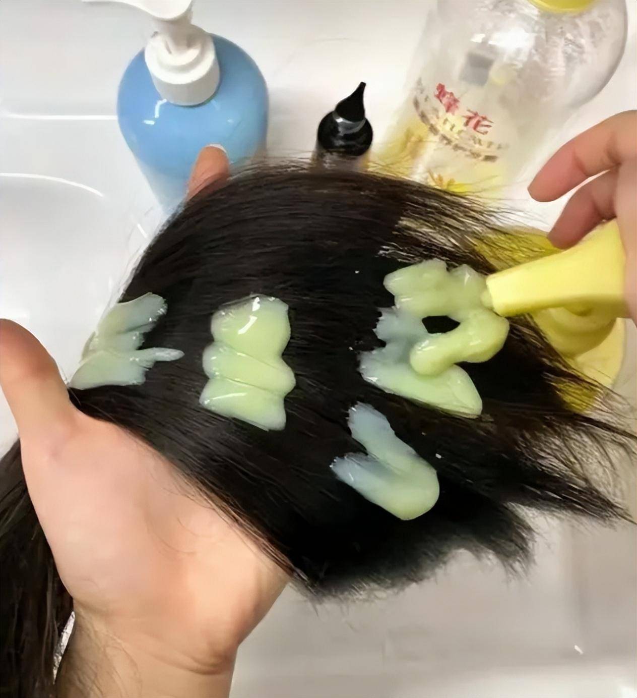 洗头是先用护发素还是洗发露?