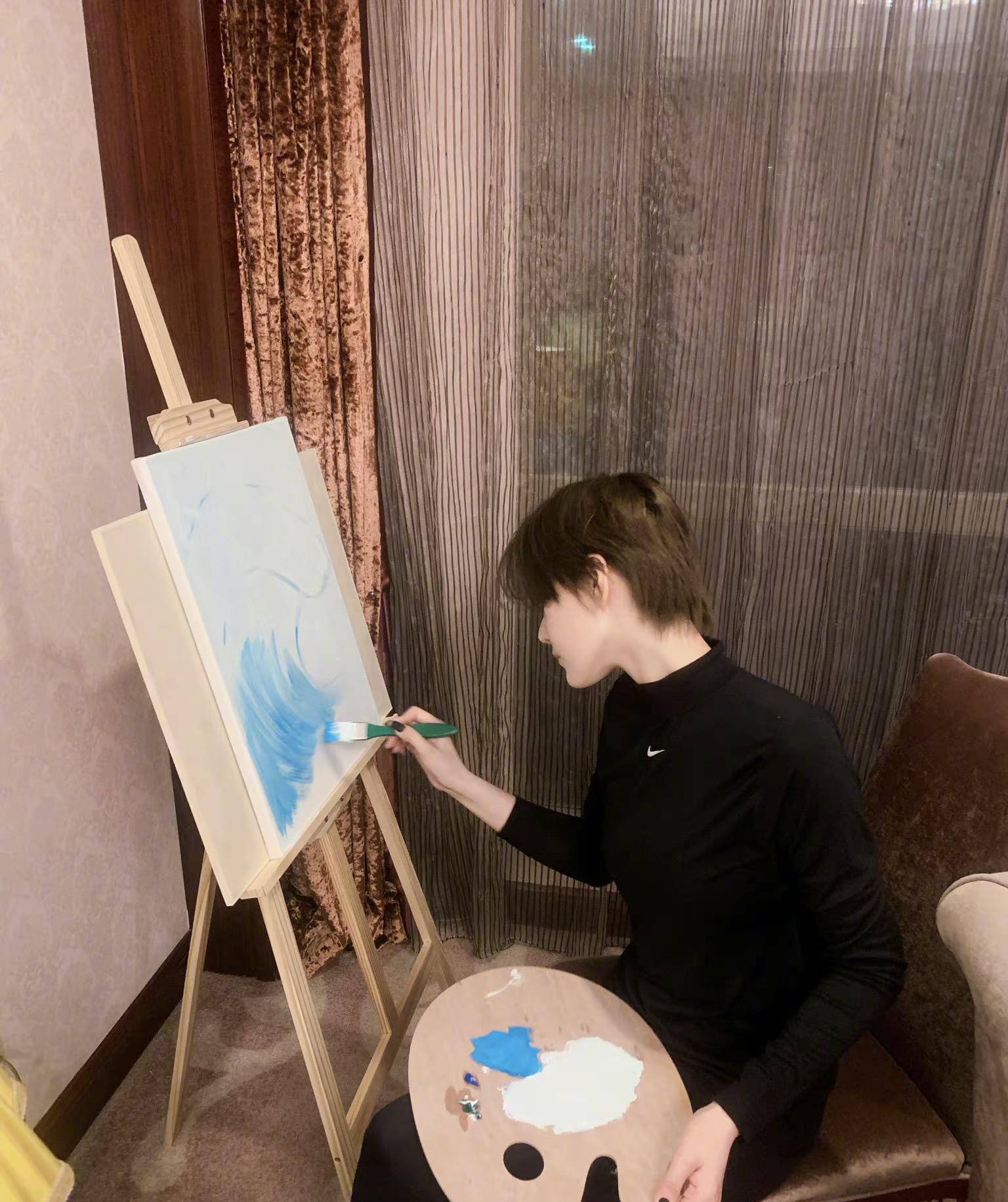 曾经的时尚御姐,今天的全能人妻,张馨予画乘风破浪展现超能力