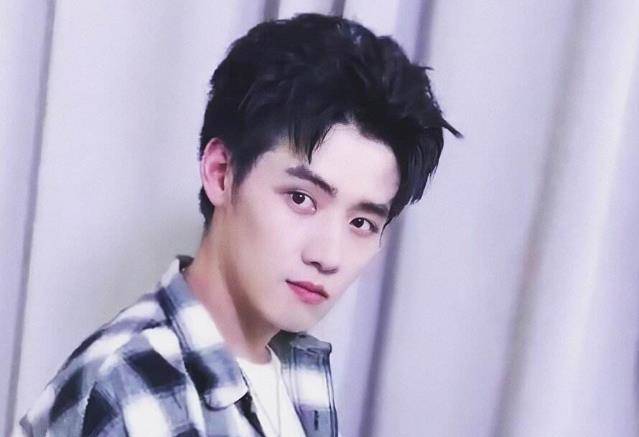 任豪丁禹兮同框,原来演员和爱豆最大差距就在头身比_学长_大陆_发展