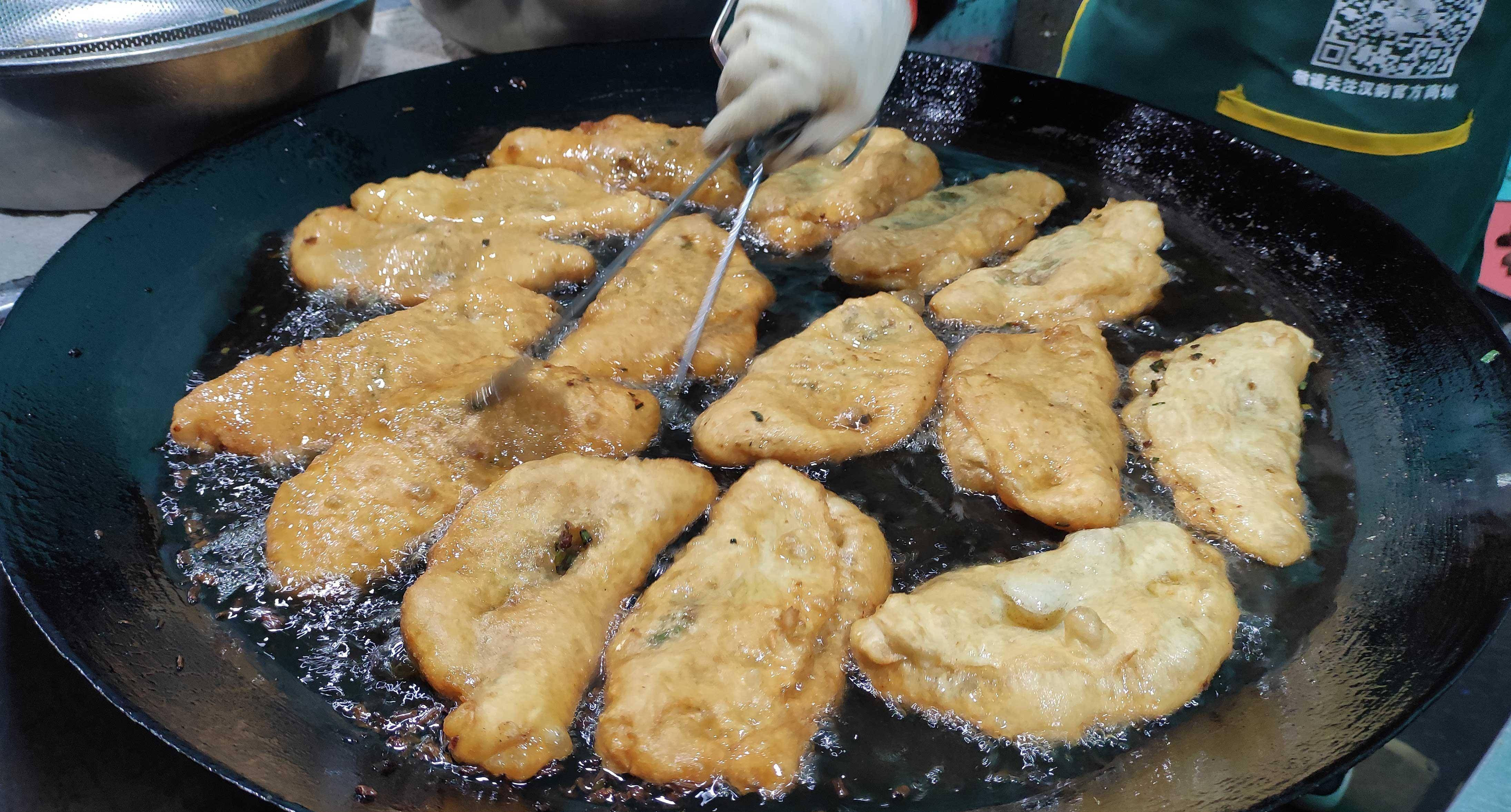 鸡冠饺和韭菜盒子图片