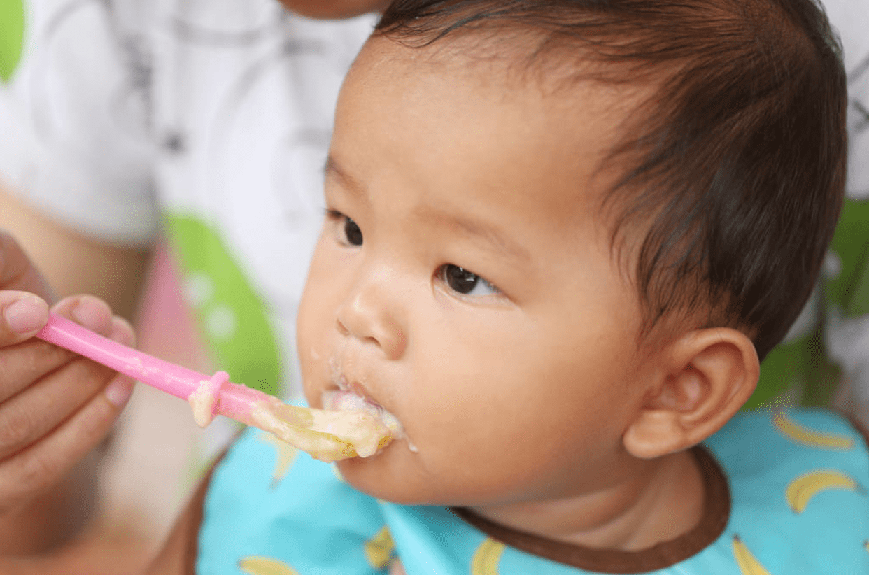 奶奶别给孩子的辅食加盐了！已有8个月的婴儿因吃盐丧失生命