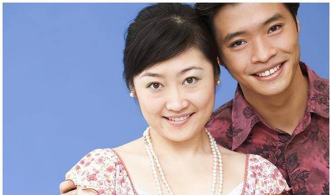 55岁大妈再婚38岁小鲜肉半年,大妈:"年纪大了,爬不动山了"_老公_丈夫