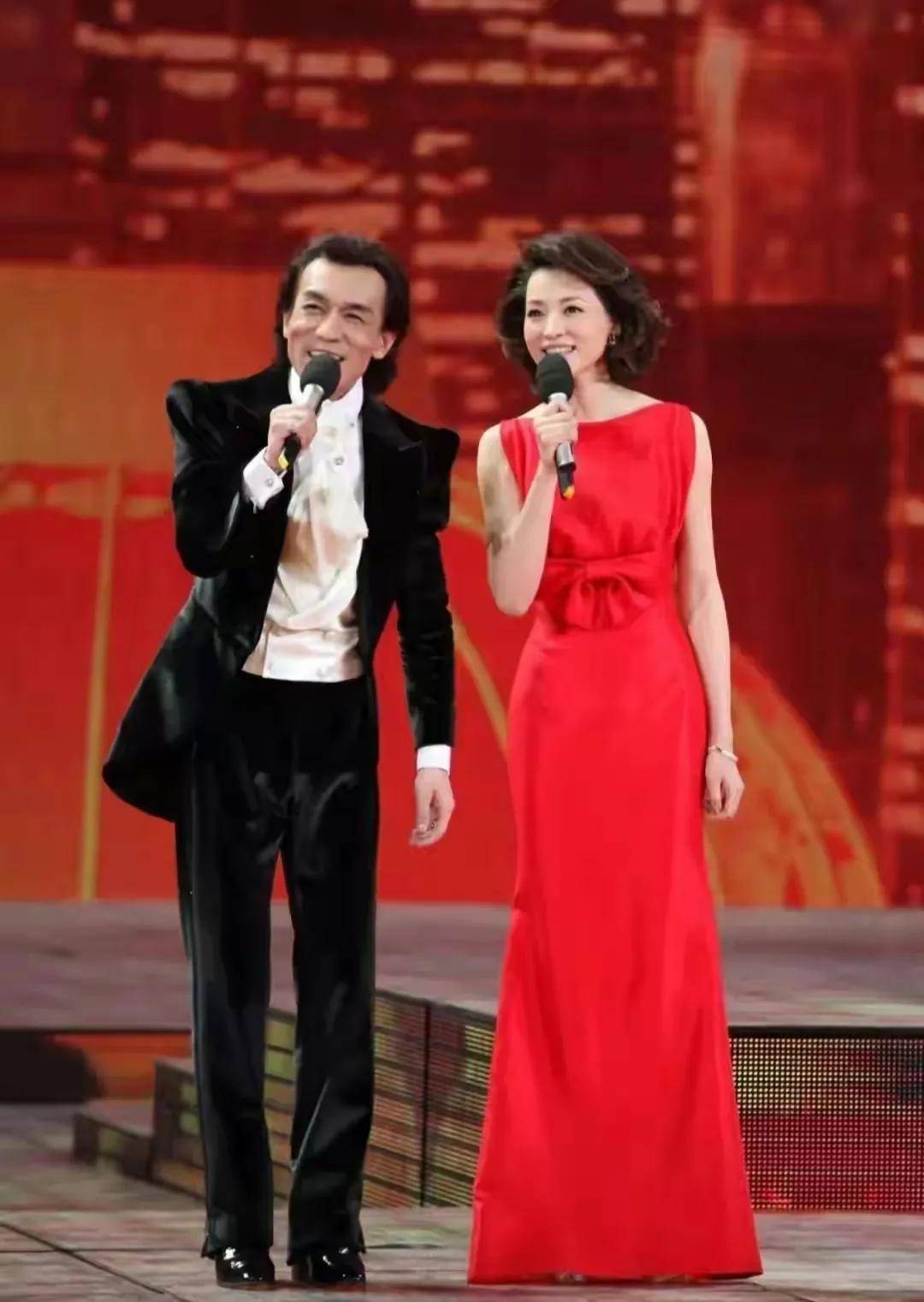 犹如何炅,李湘之于快乐大本营,赵忠祥之于动物世界,等等.为何如此?