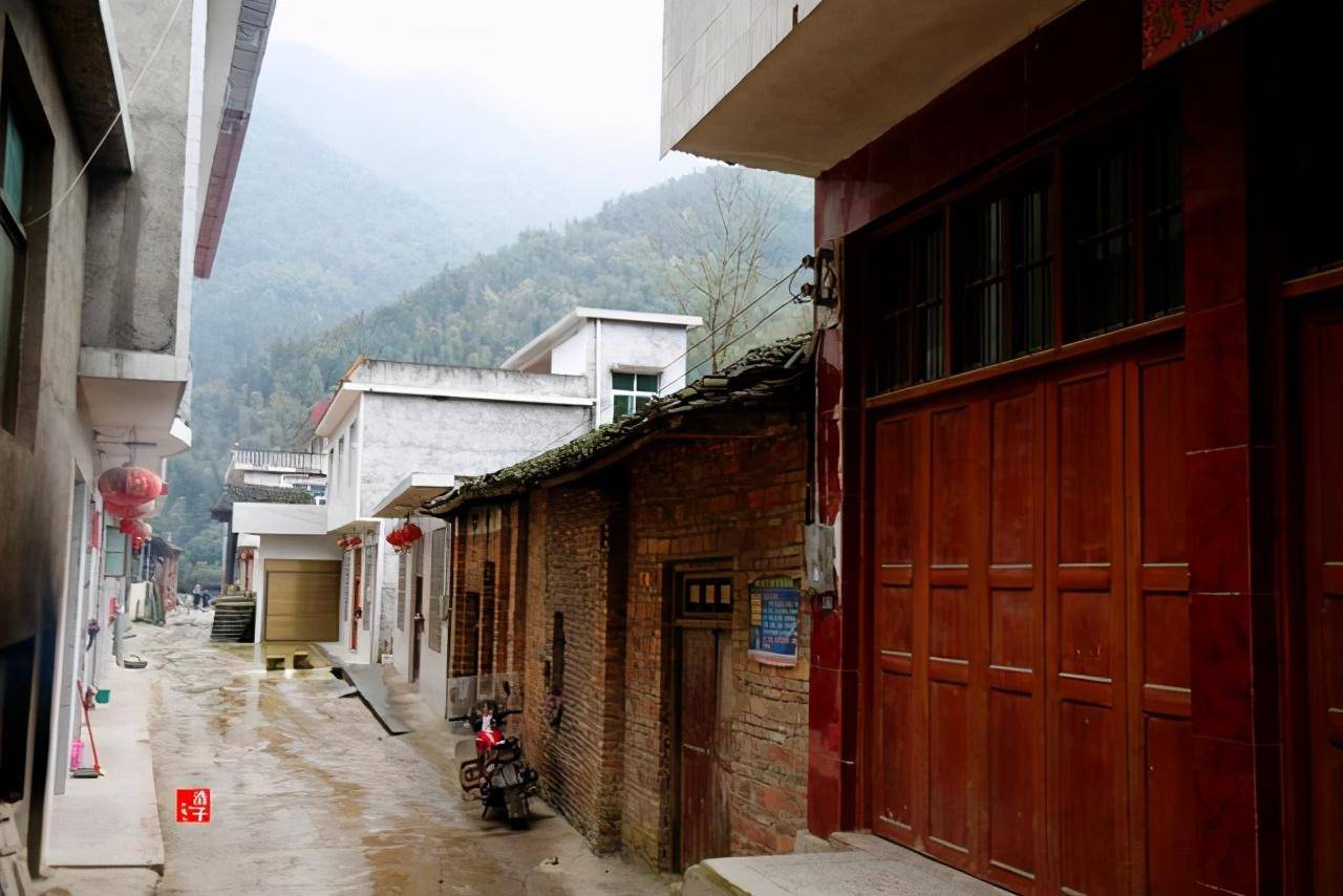 初春时节,大山深处,新宁县水庙镇新桥村风景