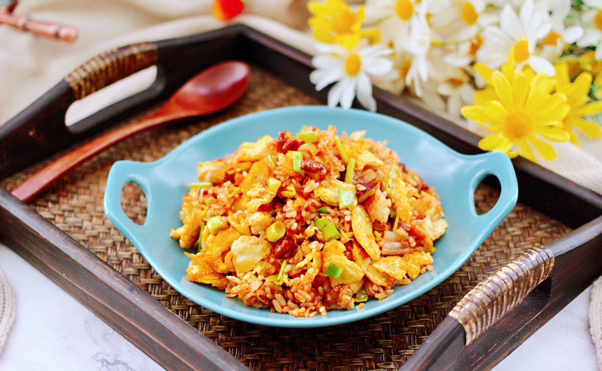 教你营养解馋的泡菜猪肉炒饭,好吃不腻超美味,孩子们都抢着吃_美食
