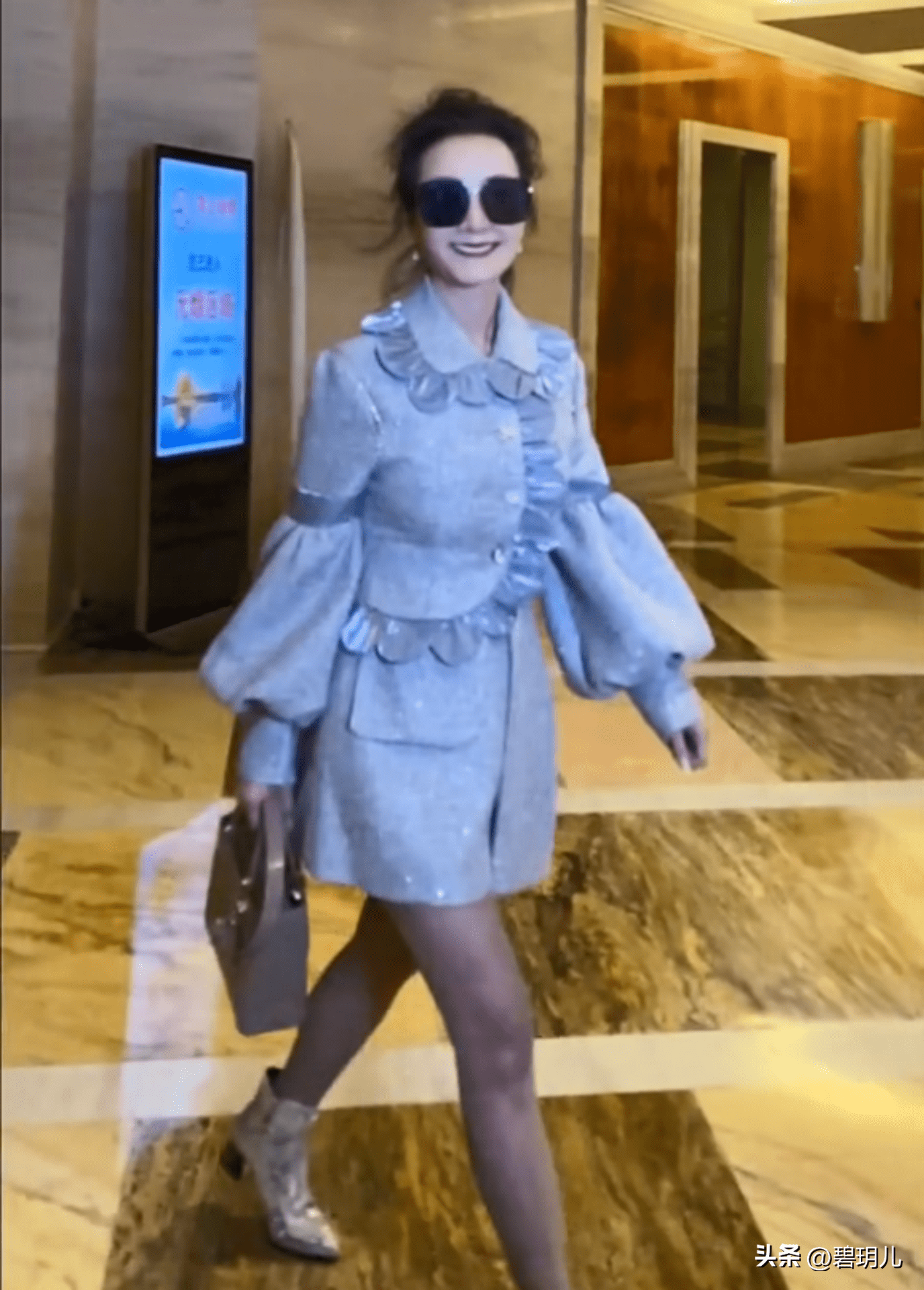 徐石萍,33岁放弃100万净身出户,单身30年活成18岁公主_工作_前夫_儿子