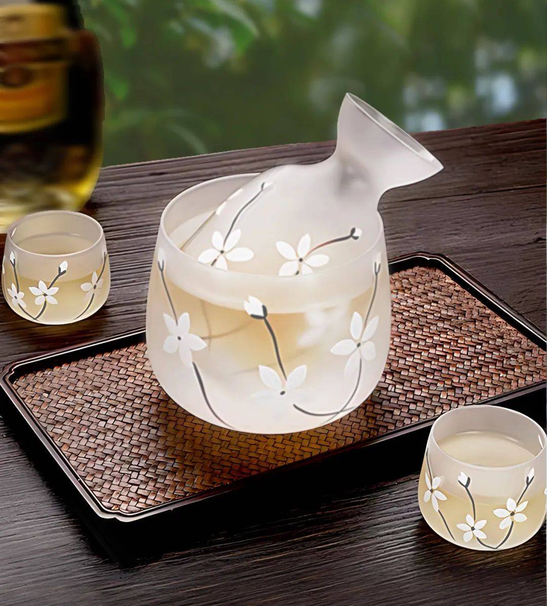 玉砂玻璃茶具用来送给长辈,节日礼物等也很合适,他们用到这么漂亮的