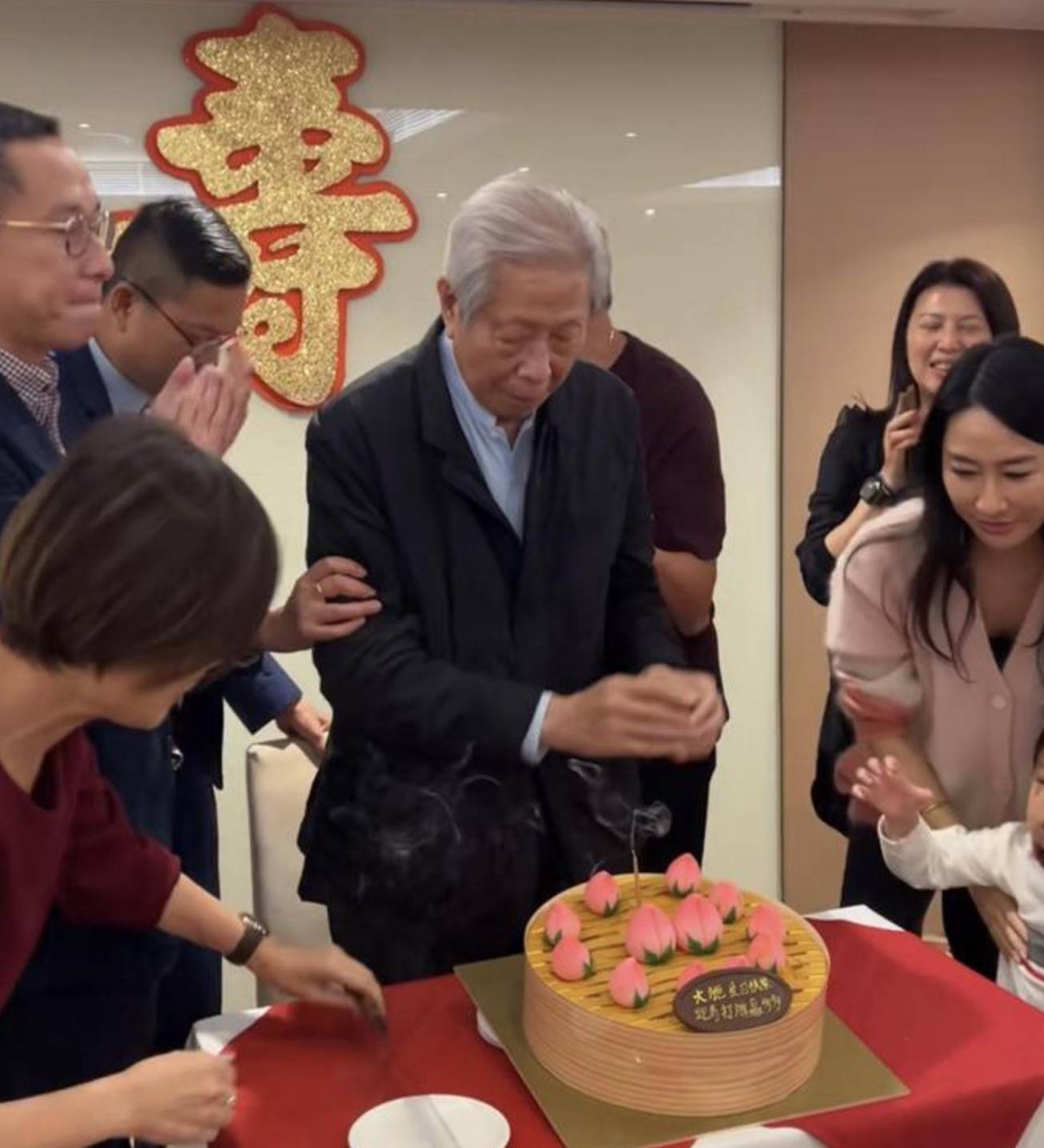 家族的领头羊是施伯雄的爷爷施子清,他是香港福建帮的三大元老之一