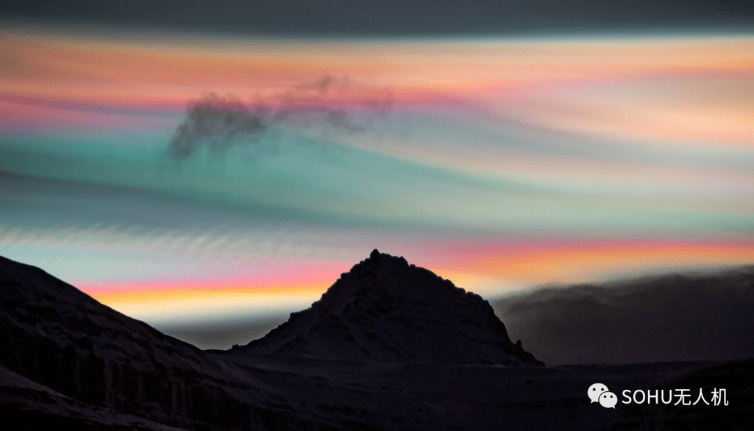 比极光更绚烂,冰岛上空现罕见"珠母云"_na_北极_阳光