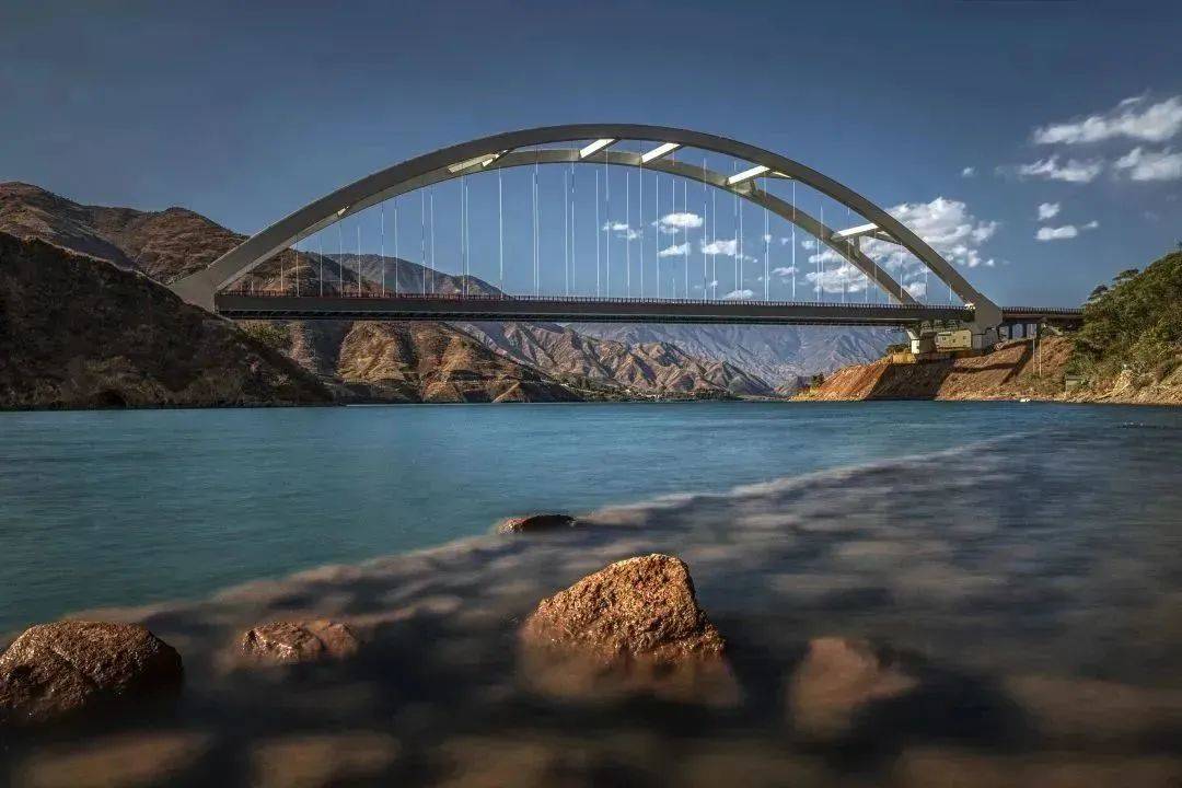 摄影:kazushi nisi地标摄影师丽江市《金鸡达旦河大桥》3地标位置