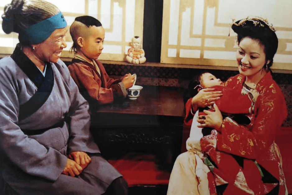 5岁演板儿,李玥20年后漂洋过海与刘姥姥重逢,却在29岁逝去_欧阳奋强