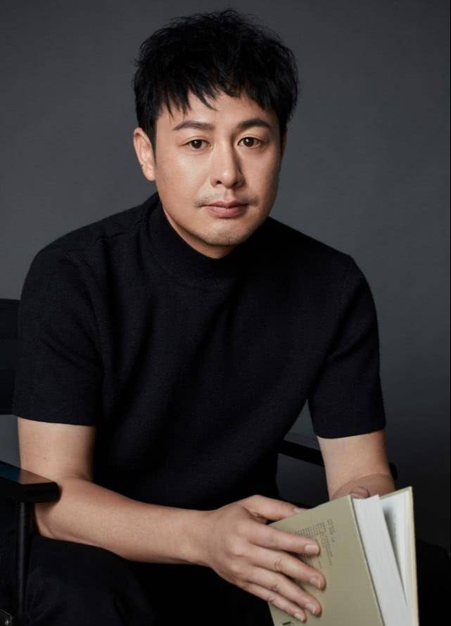 张颂文火了,1米75的大高个,长相也十分清秀,他的感情生活成谜_人生