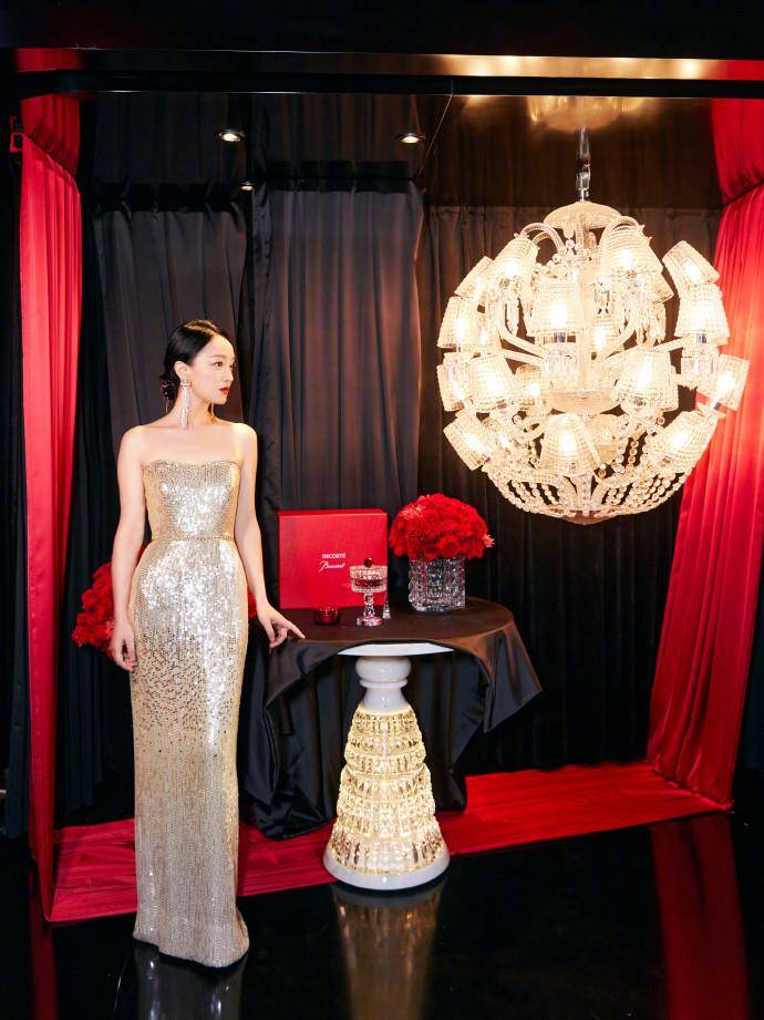 周迅46岁腰身太惊人!